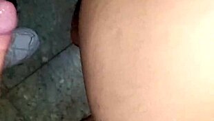 me chupa la polla y la follo en el living arriba de la silla