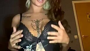Horny goth teen fucks solo until she cums