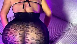 Beautiful milf masturbates in homemade video