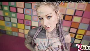 Anal queen Anuskatzz, show me that corset and toy play!