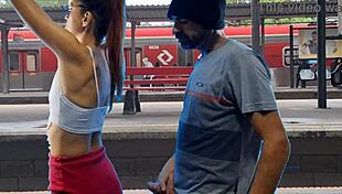 Casal's Bold Public Sex at Train Terminal