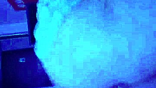 Amateur girl with huge ass enjoys doggystyle position