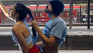 Casal's Bold Public Sex at Train Terminal