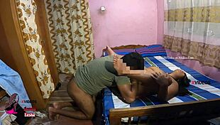 Kone vover at snyde med mands bedste ven i doggystyle