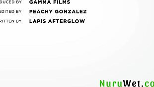 براد ستيرلينج ينيك كس شارلوت سينس الوردي الصلع أثناء تدليك نورو مبلل