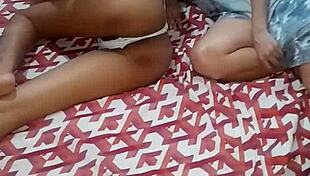 sexo real con mi vecina la lesbiana llega a mi casa y me folla bien rico pt1 😏