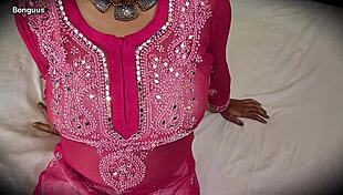 誰もいない家で彼女の毛むくじゃらなマンコに深く中出し