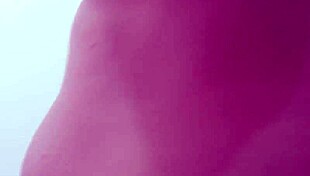 conversando e se arrumando para trabalhar