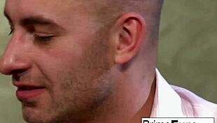 Roxy satisfies her man 😍