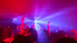 espectacular rubia europea visits barcelona with our friend victor bloom on pornovatas 😘