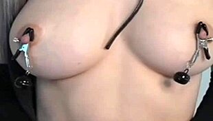 Look at customized girl's all natural body on webcam!