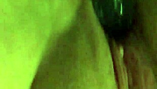 i watch closeup bbw squirting on toy, oh wow!