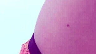 conversando e se arrumando para trabalhar