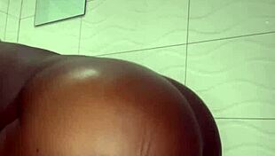 זמן אישי עם צעצועים ודילדו