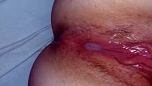 Wow, spectacular cumshot in Azulhad4's pussy! 😍