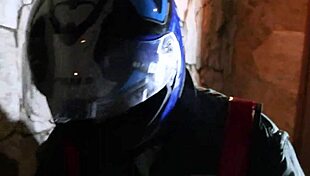 Socialite Interacts With Delivery Person In Front Of Husband