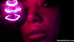 Samantha Saint in lesbian action with black beauty 😍