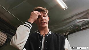 Justine fucking a young stud in his car