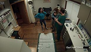 ne fouille pas ma demi-sœur Alexa et Maria !