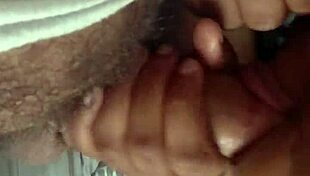 that ebony milf has a good neck for sucking cock 😜