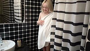 Beautiful Young Amateur Meets Friend for Chat