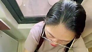 cewek indonesia selingkuh dengan bosnya demi uang