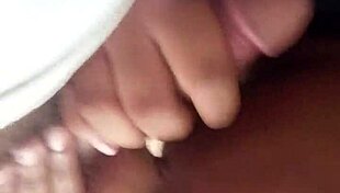 that ebony milf has a good neck for sucking cock 😜