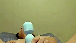 As promissed, the longer verison for fuck me friday, my pussy gets so tite when i cum realy hard.