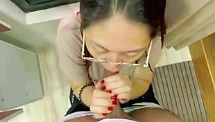 cewek indonesia selingkuh dengan bosnya demi uang