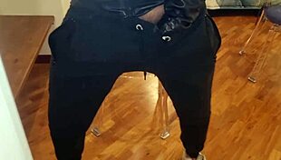 Arrapato Sexy Nudo Con Giubbotto Pelle Sborrata Gemiti Forte Schizzata Sega Tuta Pisciata Culo Maschile Hot!