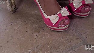 i'm the czech girl next door in foot and leg fetish casting