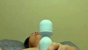 As promissed, the longer verison for fuck me friday, my pussy gets so tite when i cum realy hard.