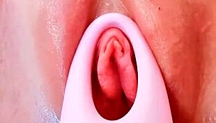 Pussy spa with wonderful toys 😘