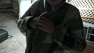 French whore's anal in abandoned building