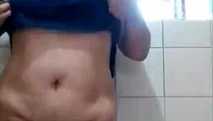 Pau Sexi1 Latina Milf Touches Herself