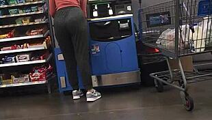 wow, check out this nice ass in tight spandex, milf looks fire 🔥💦