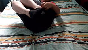 Look at this sexy latina flaunting her beautiful feet!