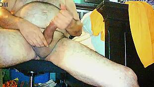 Pornstar turns me on with flashing.