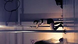 pov doctora argentina te hace sexy baile en el tubo