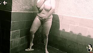 Lays Lopes Starts Morning Shower With Anal Masturbation