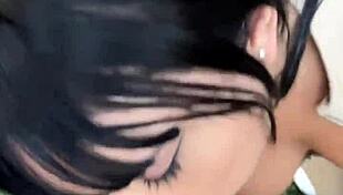 Asiática gostosa foi parada na blitz e fodeu sem camisinha com policial carioca no mato 😏