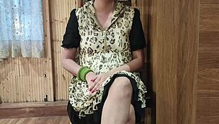 Stepdad has sex with stepdaughter under pretext of oil massage in Hindi