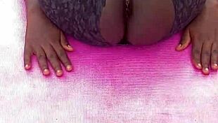 Ebony Milf Spreads Pussy During Early Morning Workout