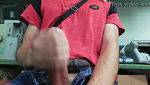 this time i finally jerked off at my desk 😏