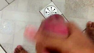 Amateur Describes How Good It Is to Masturbate and Cum.