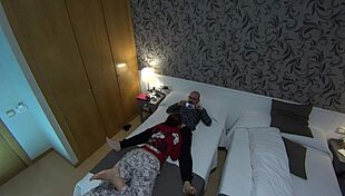 Bts pamela sanchez con su nuevo juguete esta feliz y lo prueba con su marido jesus sanchez