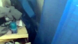 twerking eating her own cream & throat practice with ebony