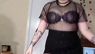 i'm dancing clothes off, using toys on my big pussy to cum for you