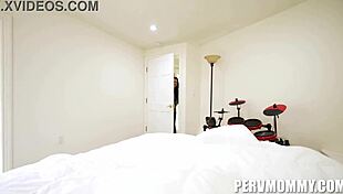 Exhibitionist Stepmilf Jessica Ryan Likes Being Caught With Big Tits And Ass By Tyler Cruise In Taboo Reality