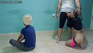 Perverte stesøstre blir hardt knullet hjemme i familien under vill spansk porn!